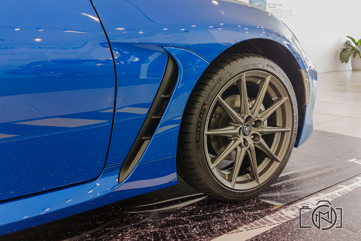 hốc gi&oacute; b&ecirc;n Subaru BRZ 2022.