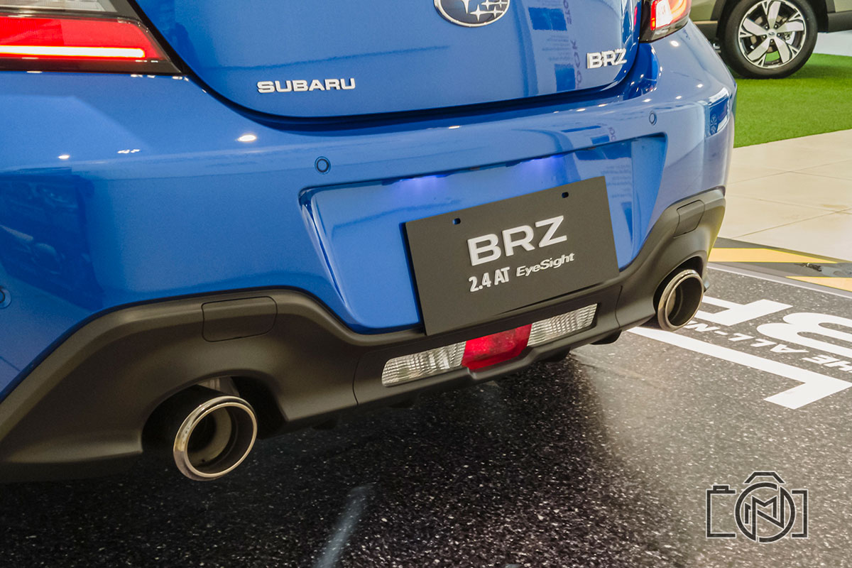 đu&ocirc;i xe Subaru BRZ 2022 1.