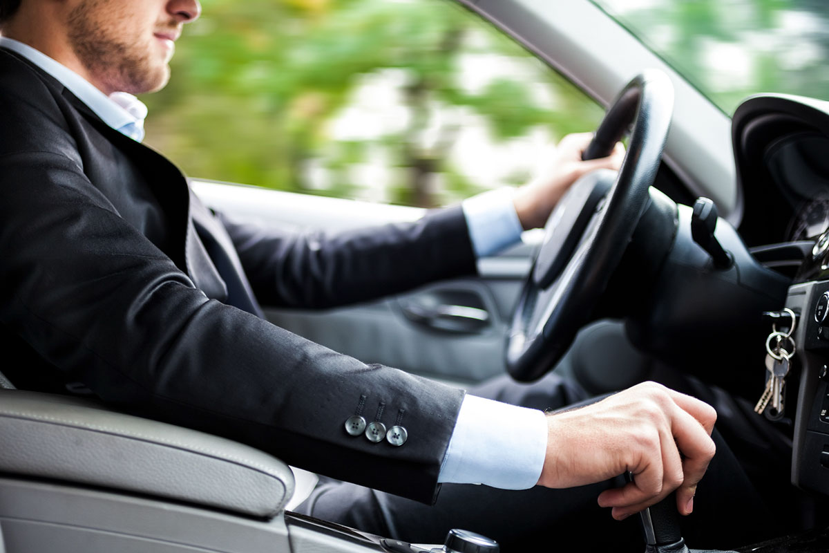 Li&ecirc;n tục chuyển c&aacute;c chế độ số tiến v&agrave; l&ugrave;i.