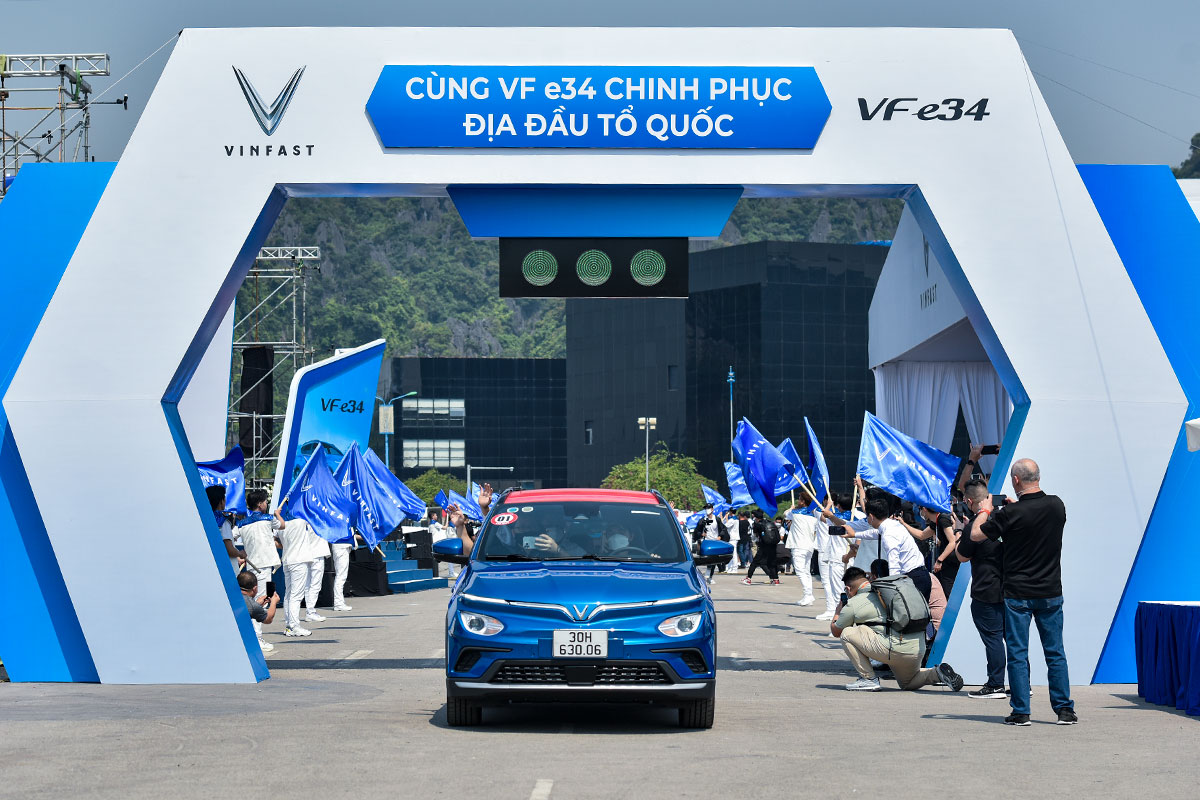Hơn 100 xe &ocirc; t&ocirc; điện VinFast tham gia h&agrave;nh tr&igrave;nh chinh phục mũi cực Đ&ocirc;ng Bắc tổ quốc 1.