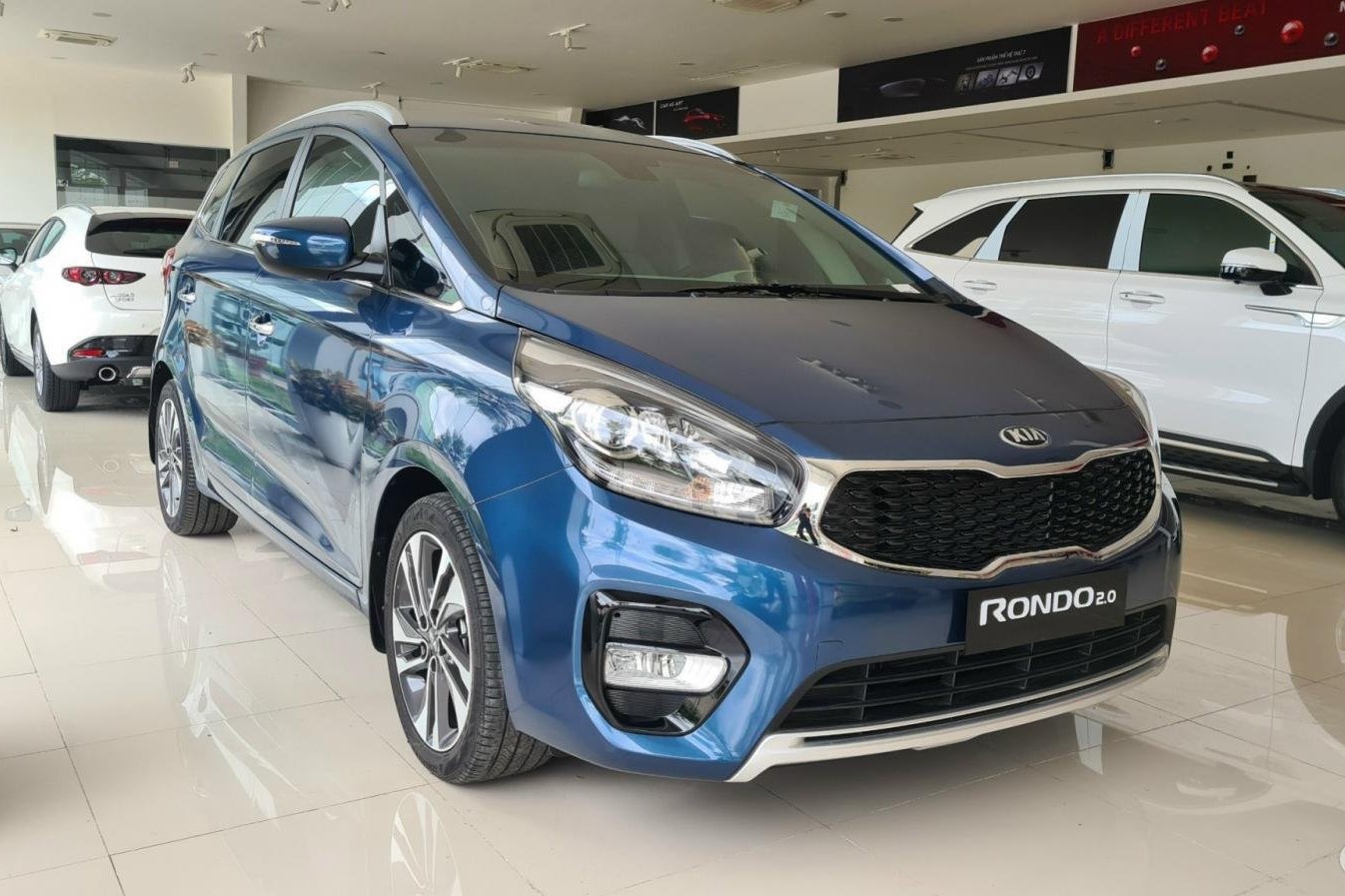 doanh số KIA Rondo là con số 0 tròn trĩnh 1