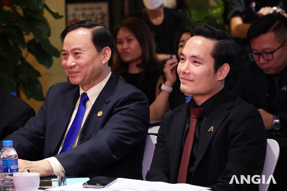 &Ocirc;ng Nguyễn B&aacute; S&aacute;ng, Chủ tịch HĐQT An Gia tại Đại hội đồng cổ đ&ocirc;ng thường ni&ecirc;n 2022. 