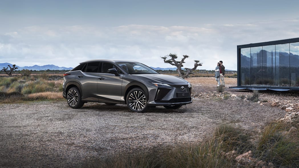 Lexus RZ 450e 2023.