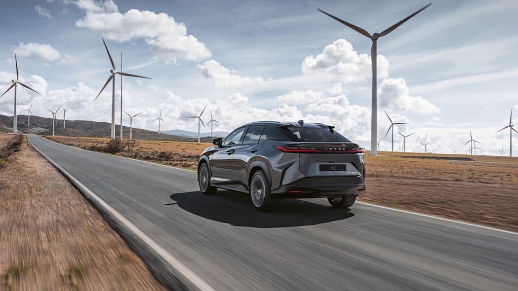 Lexus RZ 450e 2023 2.