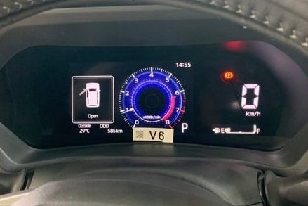"Lướt s&oacute;ng" Toyota Veloz Cross 2022: B&aacute;n lỗ gần 100 triệu sau khi "trải nghiệm" 500 km a2