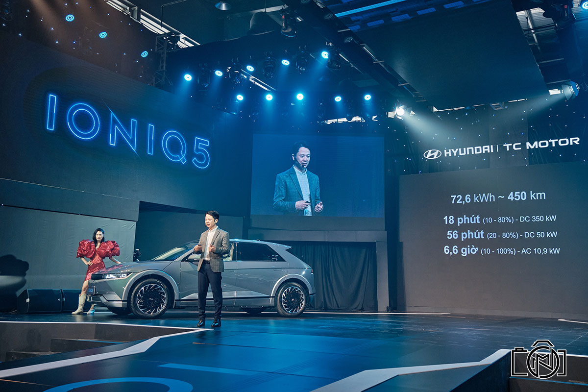 IONIQ 5 có tốc độ tối đa ở mức 185 km/h và khả năng tăng tốc 0-100 km/h trong 7,4 giây.