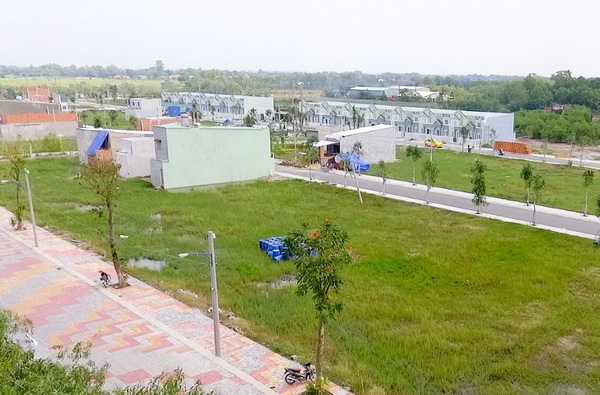 hình ảnh khu dân cư thưa thớt nhà cửa, đất tách thửa