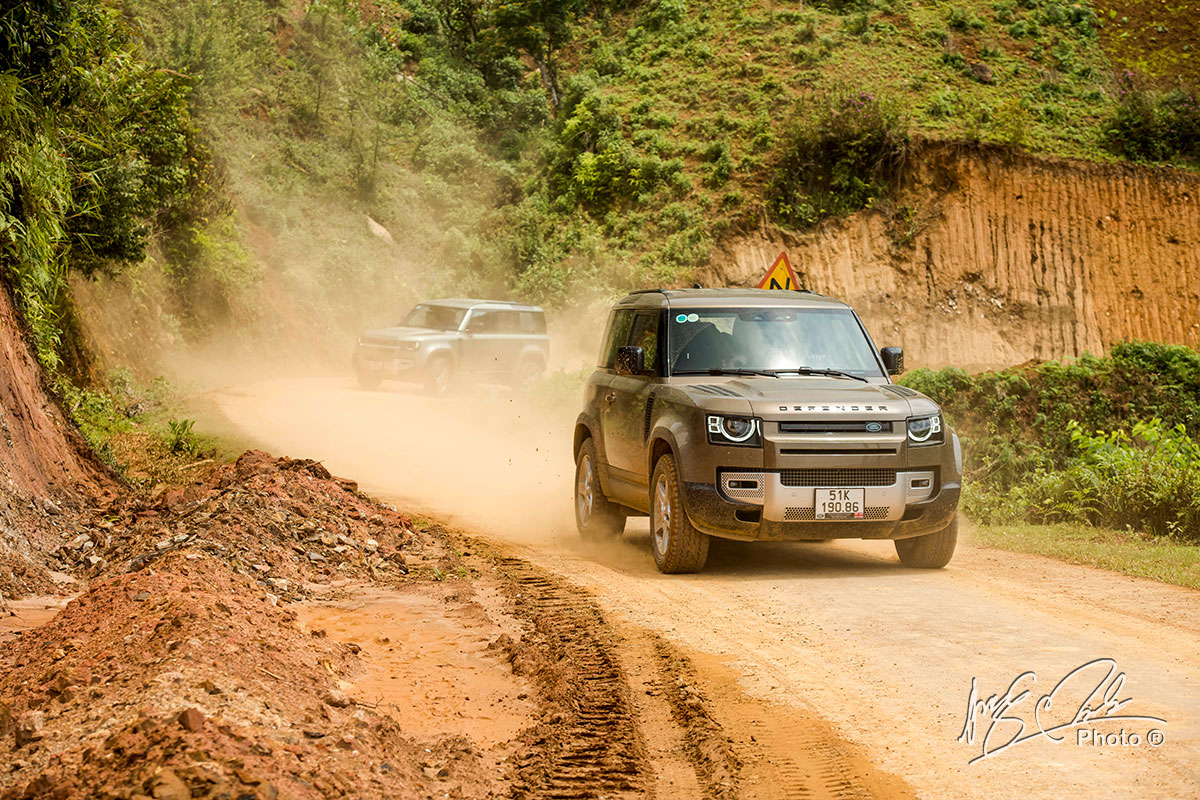 Trải nghiệm Land Rover Defender 12.