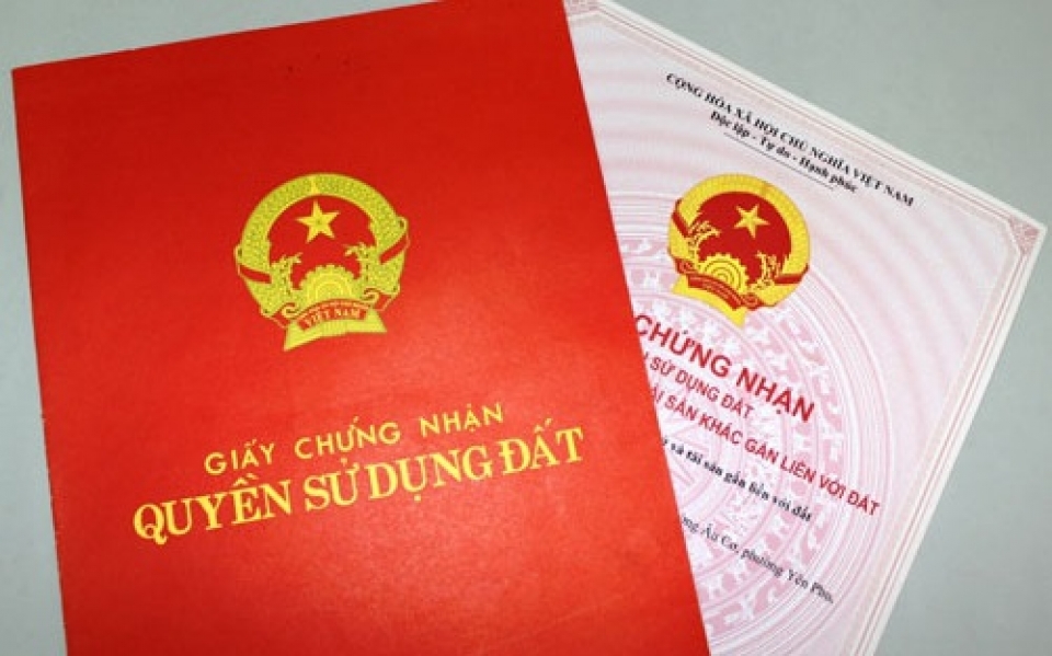cận cảnh sổ đỏ