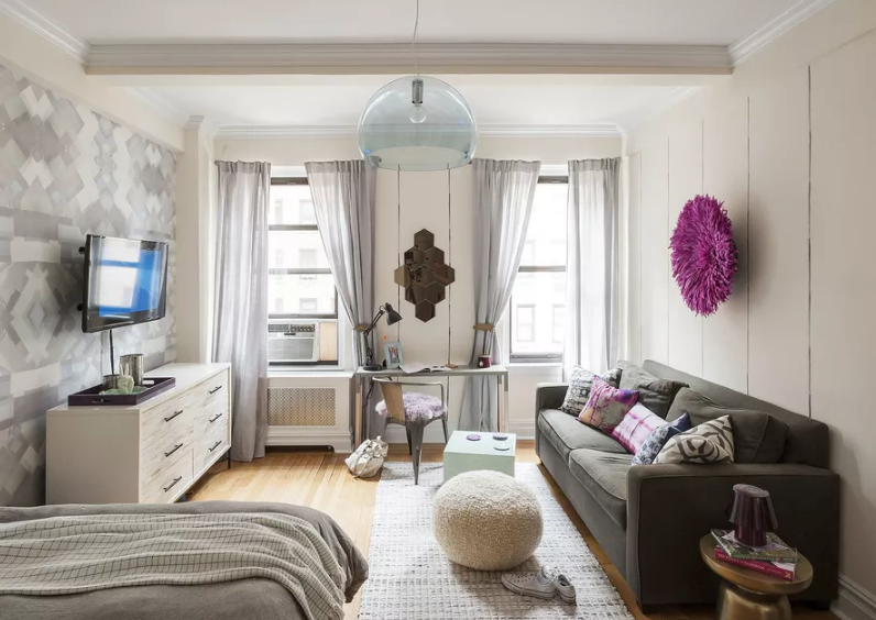 Căn hộ Studio với ph&ograve;ng kh&aacute;ch, b&agrave;n ăn, ph&ograve;ng ngủ nằm tr&ecirc;n c&ugrave;ng một mặt s&agrave;n mở kh&ocirc;ng tường ngăn, v&aacute;ch ph&acirc;n chia.