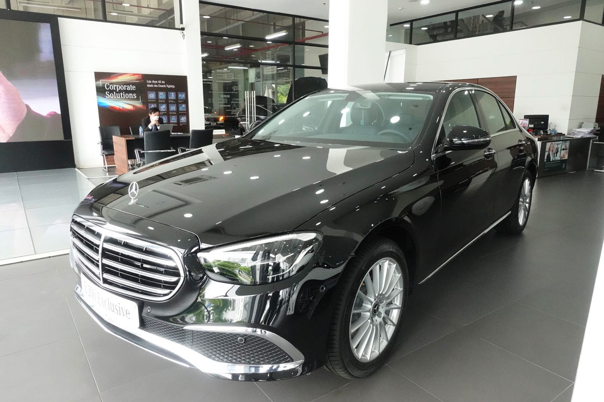 Mercedes-Benz E 200 Exclusive 2022 tăng gi&aacute; 160 triệu.