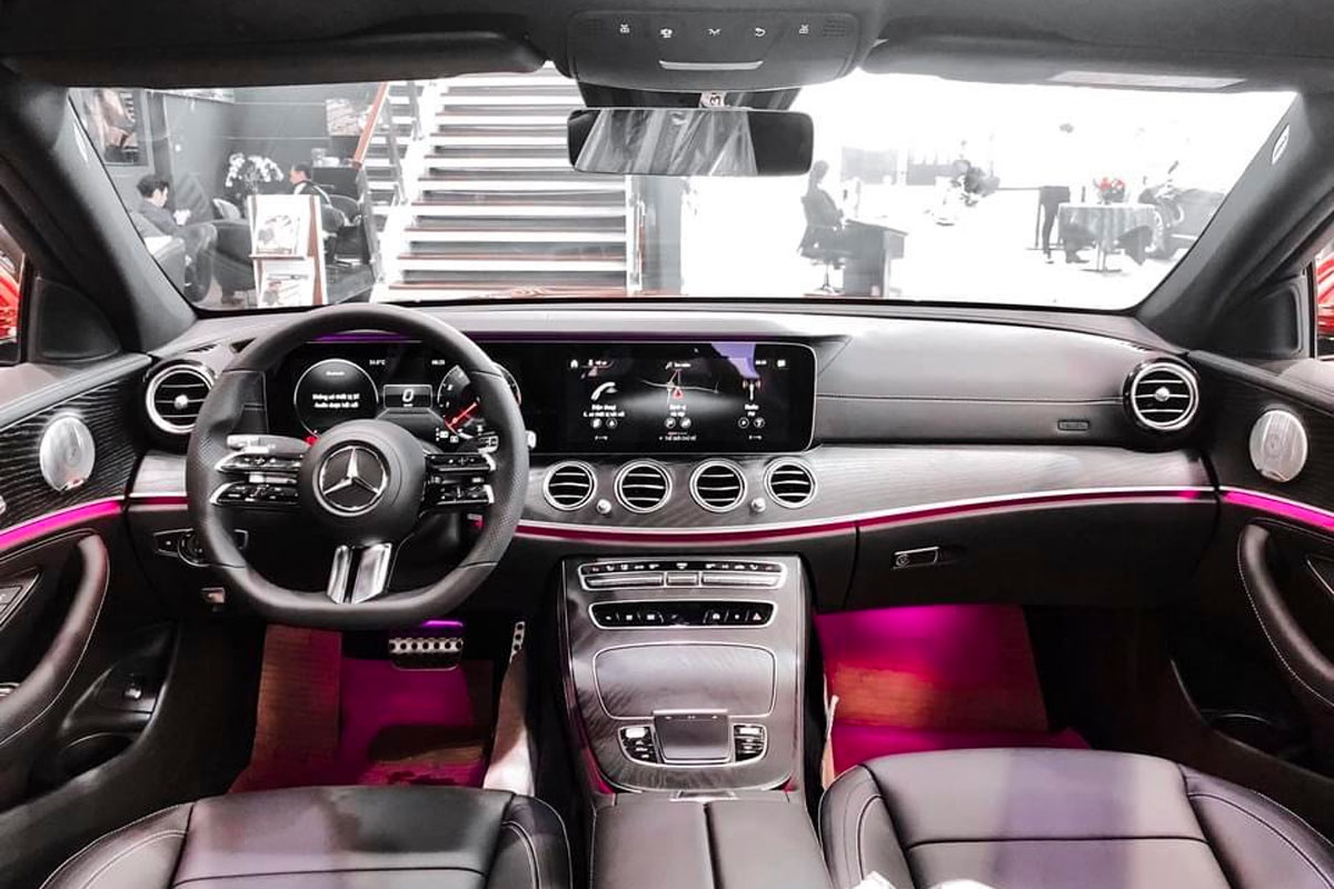 Thiết kế v&ocirc;-lăng 3 chấu kiểu mới tr&ecirc;n Mercedes-Benz E-Class.