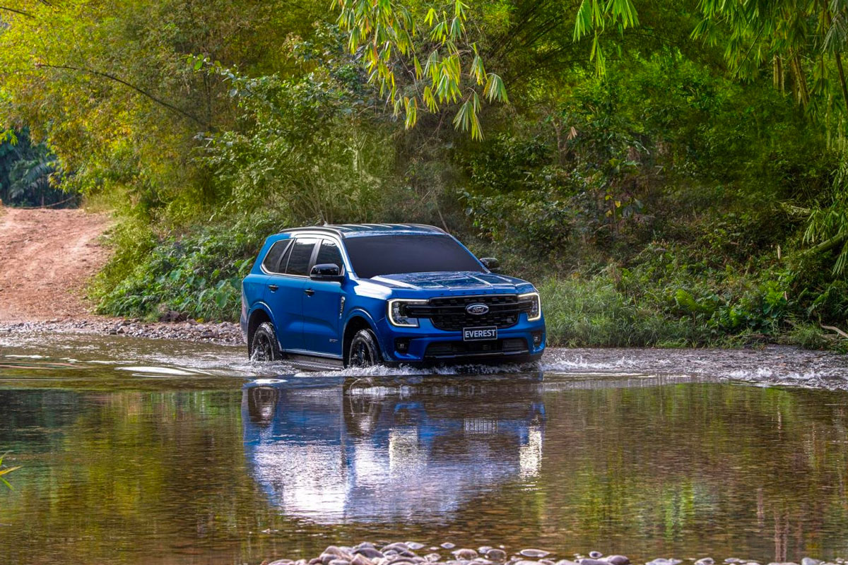 Ford Everest 2022 cũng mang tới khả năng lội nước đáng nể