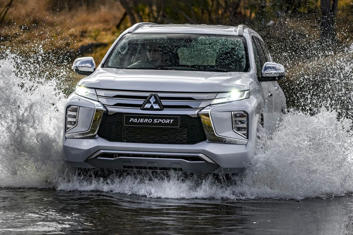 Pajero Sport có thể lội nước tới 700mm.