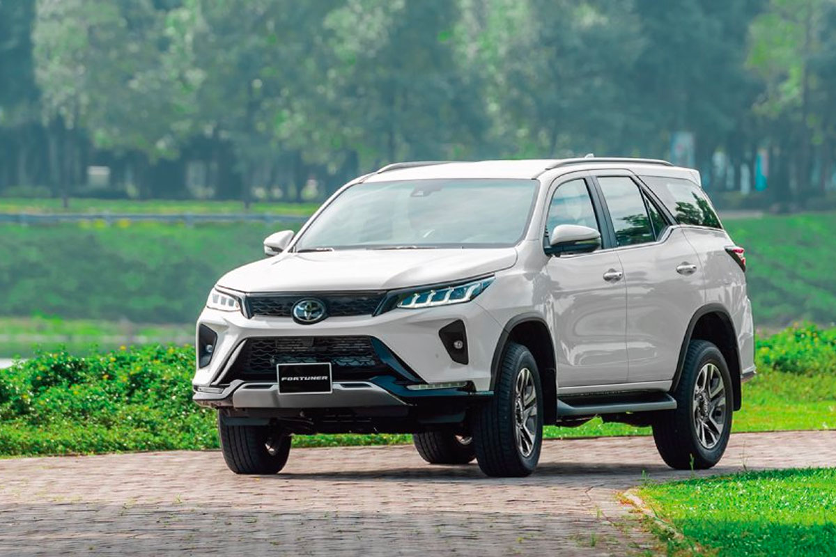 Toyota Fortuner sở hữu khoảng sáng gầm 279mm.