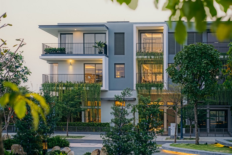 The Standard l&agrave; dự &aacute;n nh&agrave; phố cao cấp d&agrave;nh ri&ecirc;ng cho giới chuy&ecirc;n gia được triển khai tại T&acirc;n Uy&ecirc;n.
