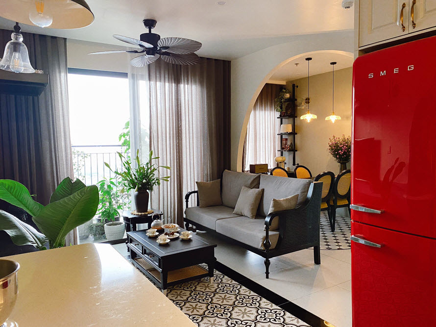 Tr&ecirc;n mặt bằng 70m2, kiến tr&uacute;c sư kh&eacute;o l&eacute;o bố tr&iacute; c&aacute;c kh&ocirc;ng gian chức năng h&agrave;i h&ograve;a, tho&aacute;ng đ&atilde;ng với &aacute;nh s&aacute;ng tự nhi&ecirc;n ngập tr&agrave;n.