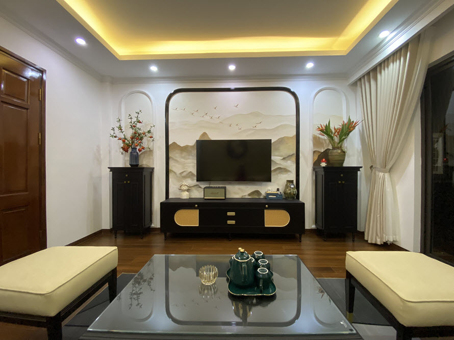 Bài trí phòng khách kiểu đối xứng hài hòa phòng khách với tivi gắn tường, bài trí nội thất đối xứng