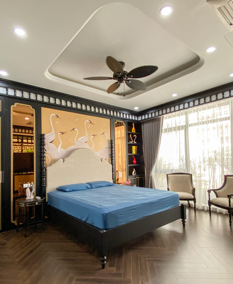 Tranh tường đầu giường l&agrave; điểm nhấn trang tr&iacute; ấn tượng, gợi nhiều rung cảm.