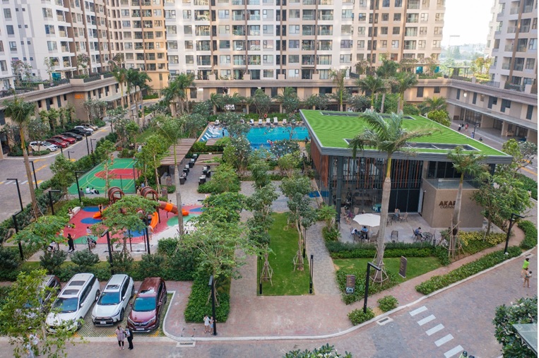 Khu clubhouse t&iacute;ch hợp hồ bơi, khu vui chơi trẻ em, s&acirc;n thể thao, c&acirc;u lạc bộ cộng đồng, caf&eacute;&hellip; 