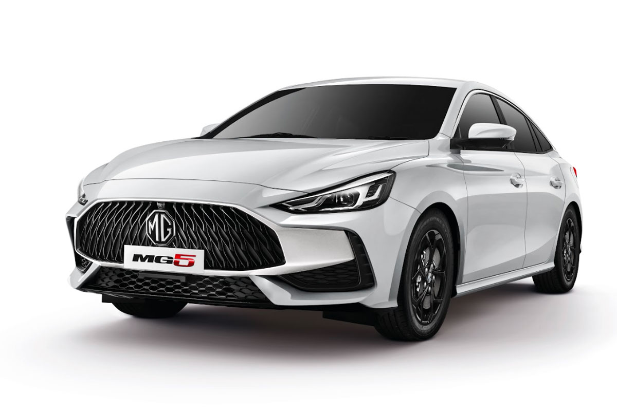 So s&aacute;nh động cơ 2 phi&ecirc;n bản MG5