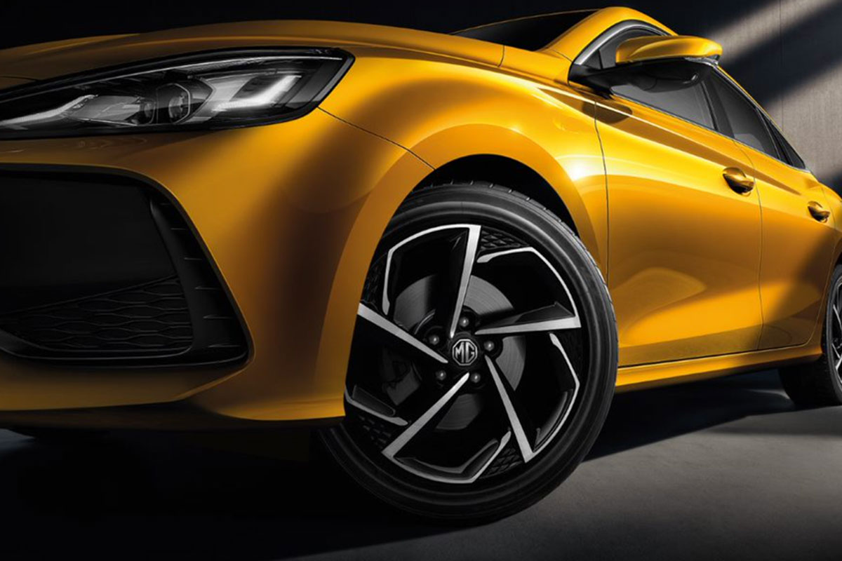 So s&aacute;nh xe MG5: Về m&acirc;m xe