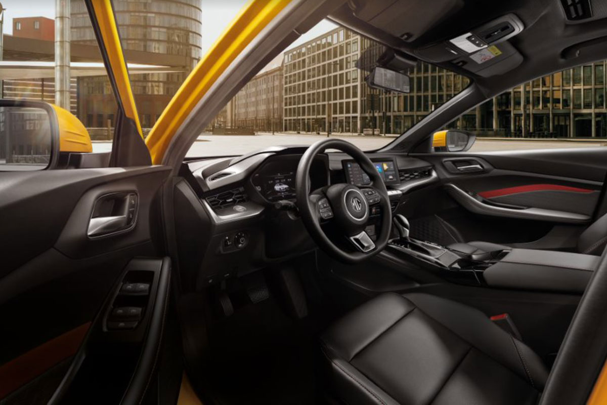 So s&aacute;nh xe MG5: Về nội thất