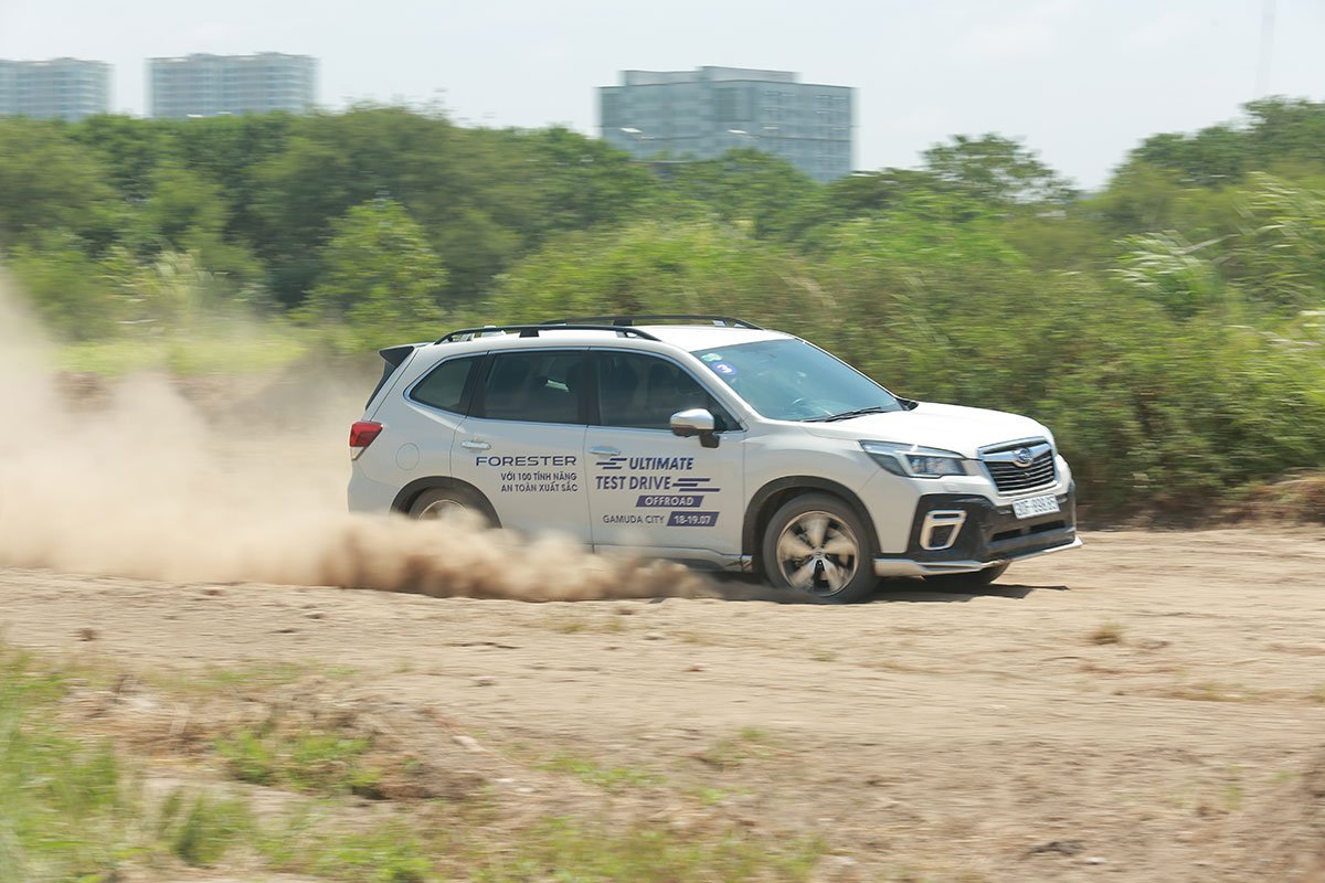Subaru Forester được trang bị động cơ Boxer 2.0L 4 xi-lanh 
