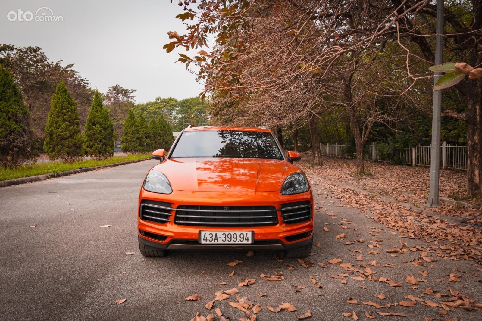 đầu xe Porsche Cayenne S 2018.