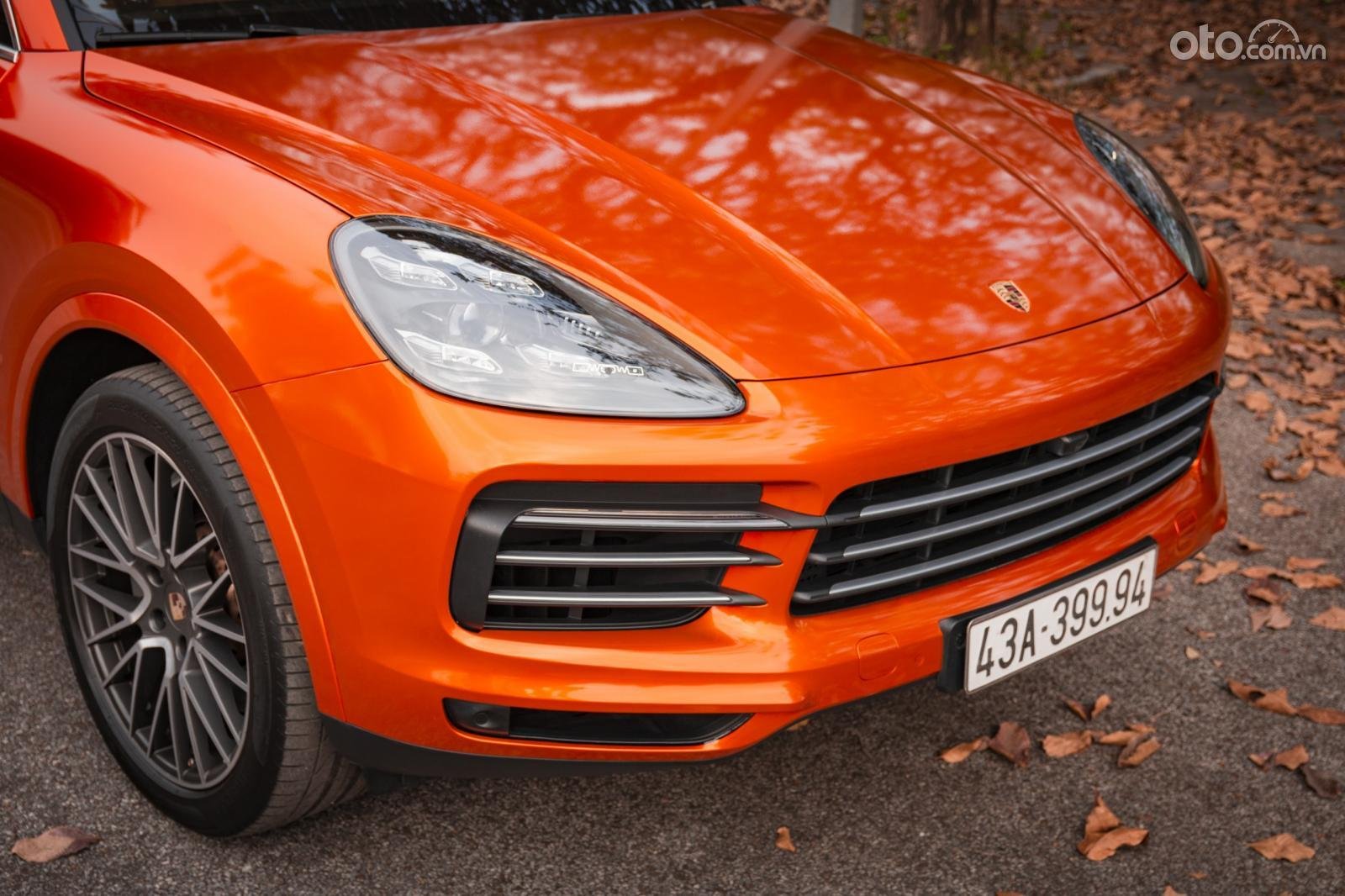 đèn xe Porsche Cayenne S 2018.