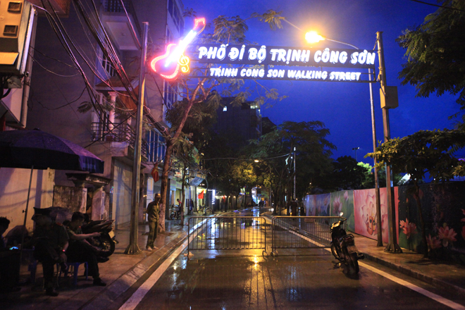 Phố đi bộ Trịnh Công Sơn (Hà Nội) đìu hiu du khách