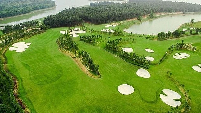 h&igrave;nh ảnh s&acirc;n golf nh&igrave;n từ tr&ecirc;n cao