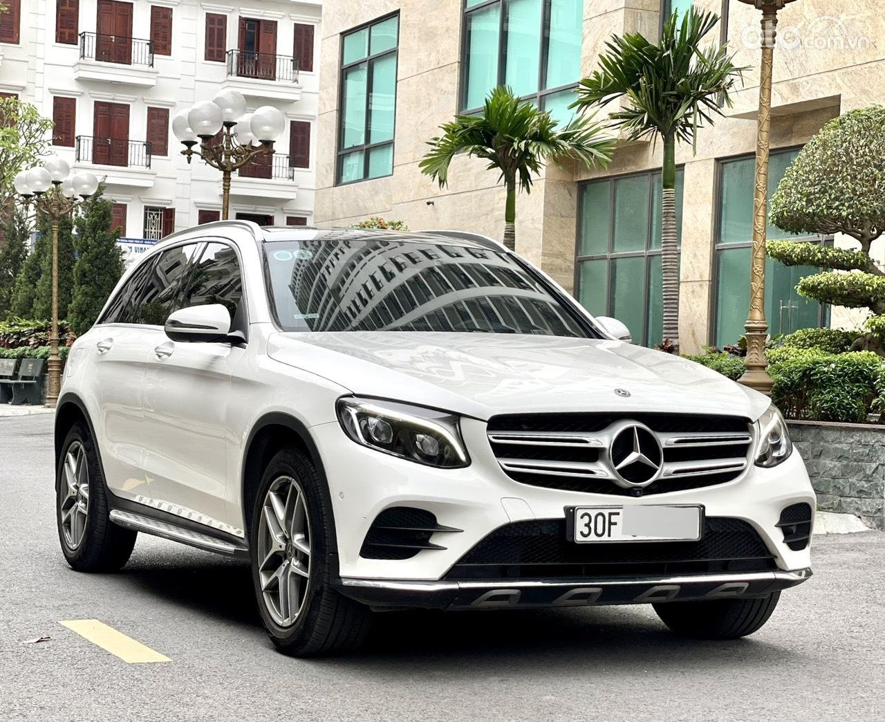 Đánh giá Mercedes-Benz GLC 300 4MATIC 2017: 