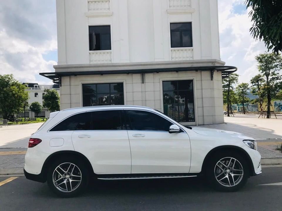 Những lỗi cần lưu ý khi mua xe Mercedes-Benz GLC 300 4MATIC 2017 cũ.