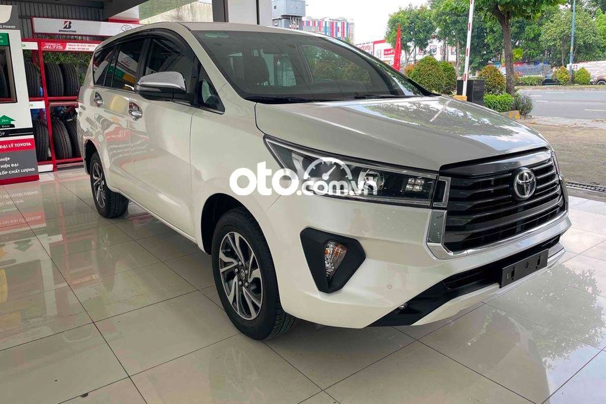 Toyota Innova đã qua sử dụng trở thành tâm điểm chú ý của người dùng trên thị trường xe cũ. 