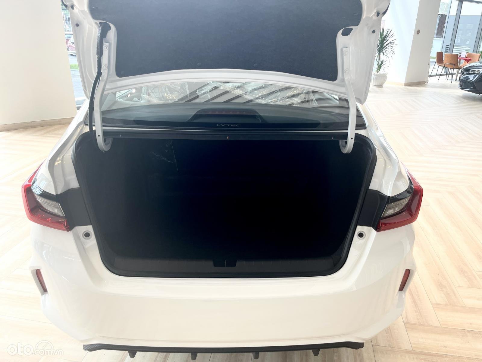Khoang hành lý Honda City 2022.