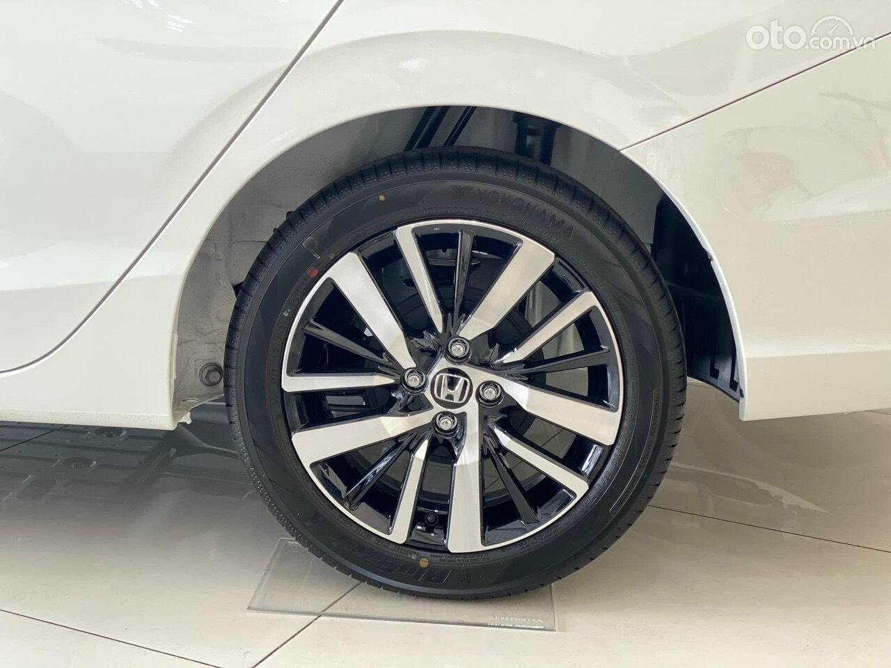 la-zăng hợp kim 5 chấu kép 16 inch mới sơn 2 tông màu tương phản.