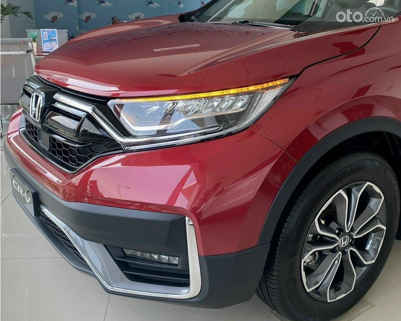 Đèn chiếu sáng trước của Honda CR-V .