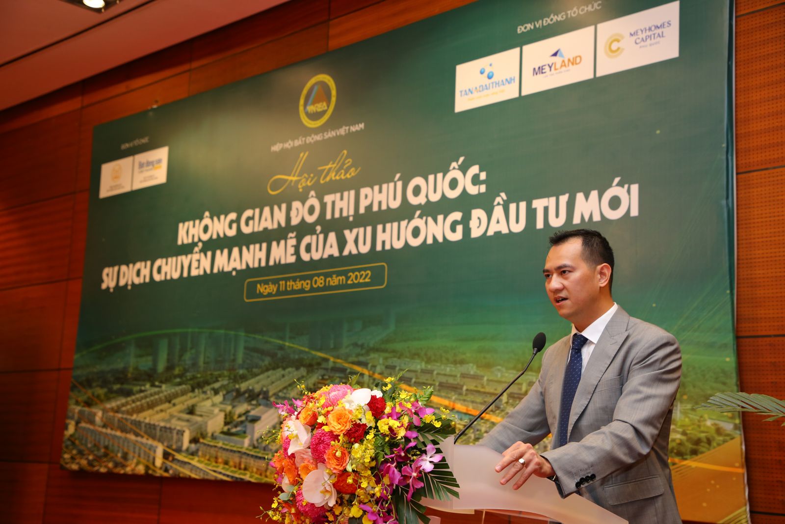 h&igrave;nh ảnh chuy&ecirc;n gia ph&aacute;t biểu tại hội thảo