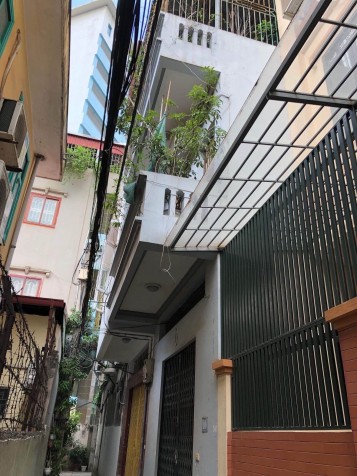 Thuê nhà nguyên căn tại Hà Nội và TP.HCM rất nhộn nhịp hình ảnh ngôi nhà phố trong ngõ minh họa cho thuê nhà nguyên căn