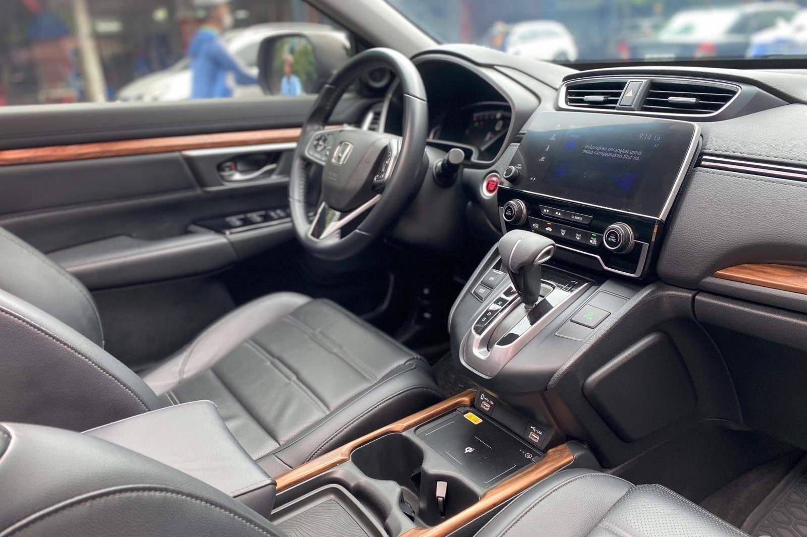 Honda CR-V đáp ứng tốt nhu cầu di chuyển của một gia đình có 5 thành viên. 1