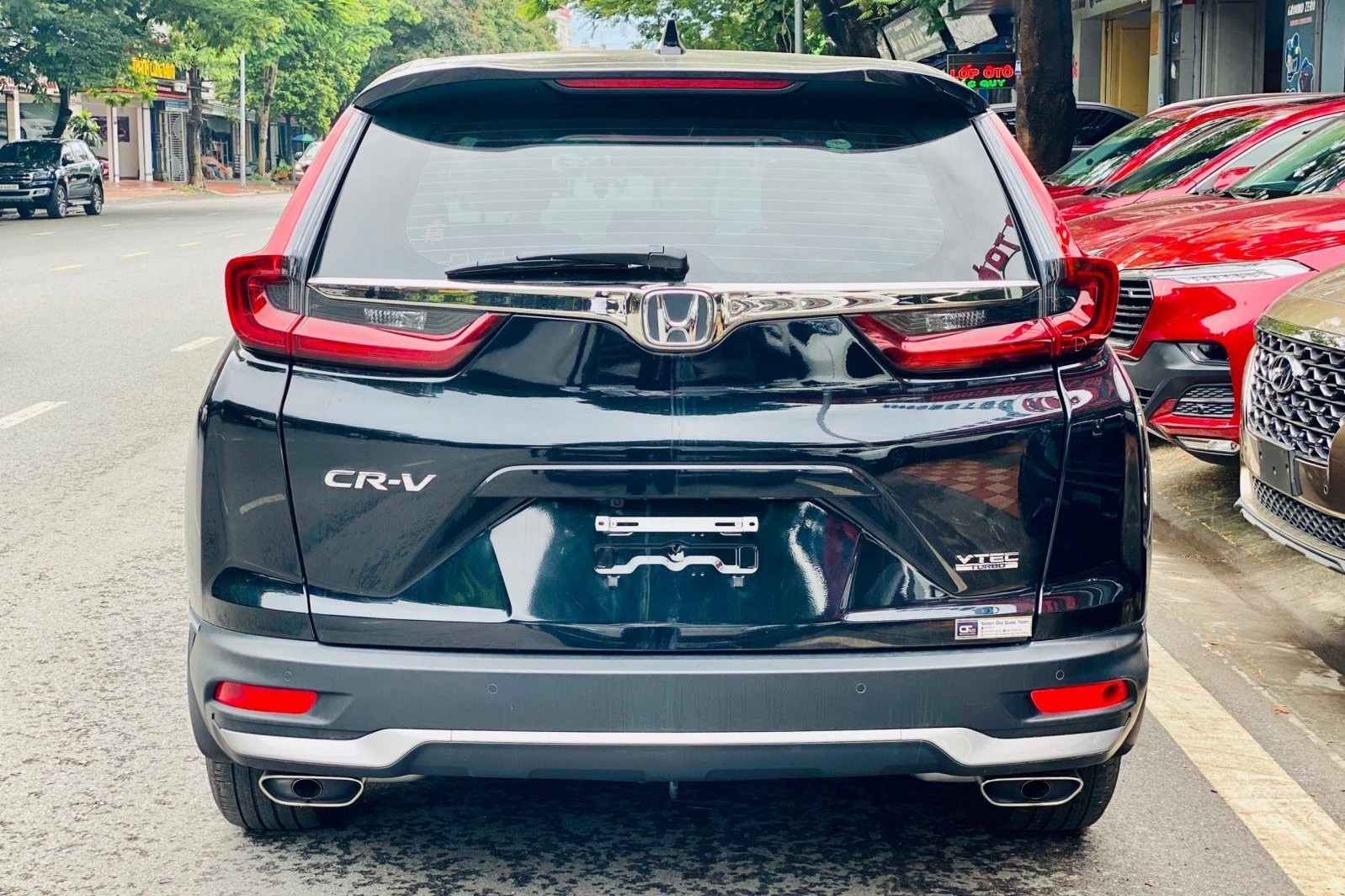 Honda CR-V cũ vẫn là lựa chọn đáng cho những ai đang tìm mua xe gầm cao 5 chỗ hoặc 7 chỗ rộng rãi. 1