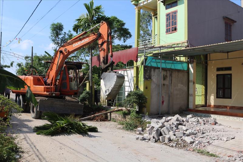 Phá dỡ nhà xây trên đất vướng quy hoạch