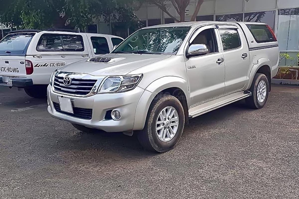 Toyota Hilux 2013 1