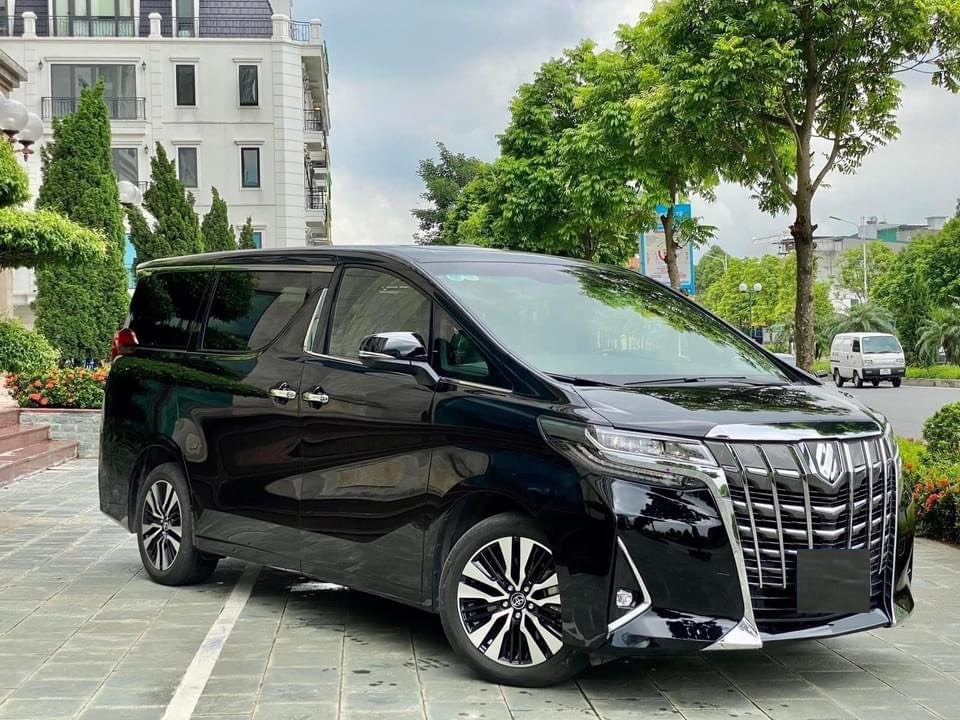 Toyota Alpha 2018 đã qua sử dụng.