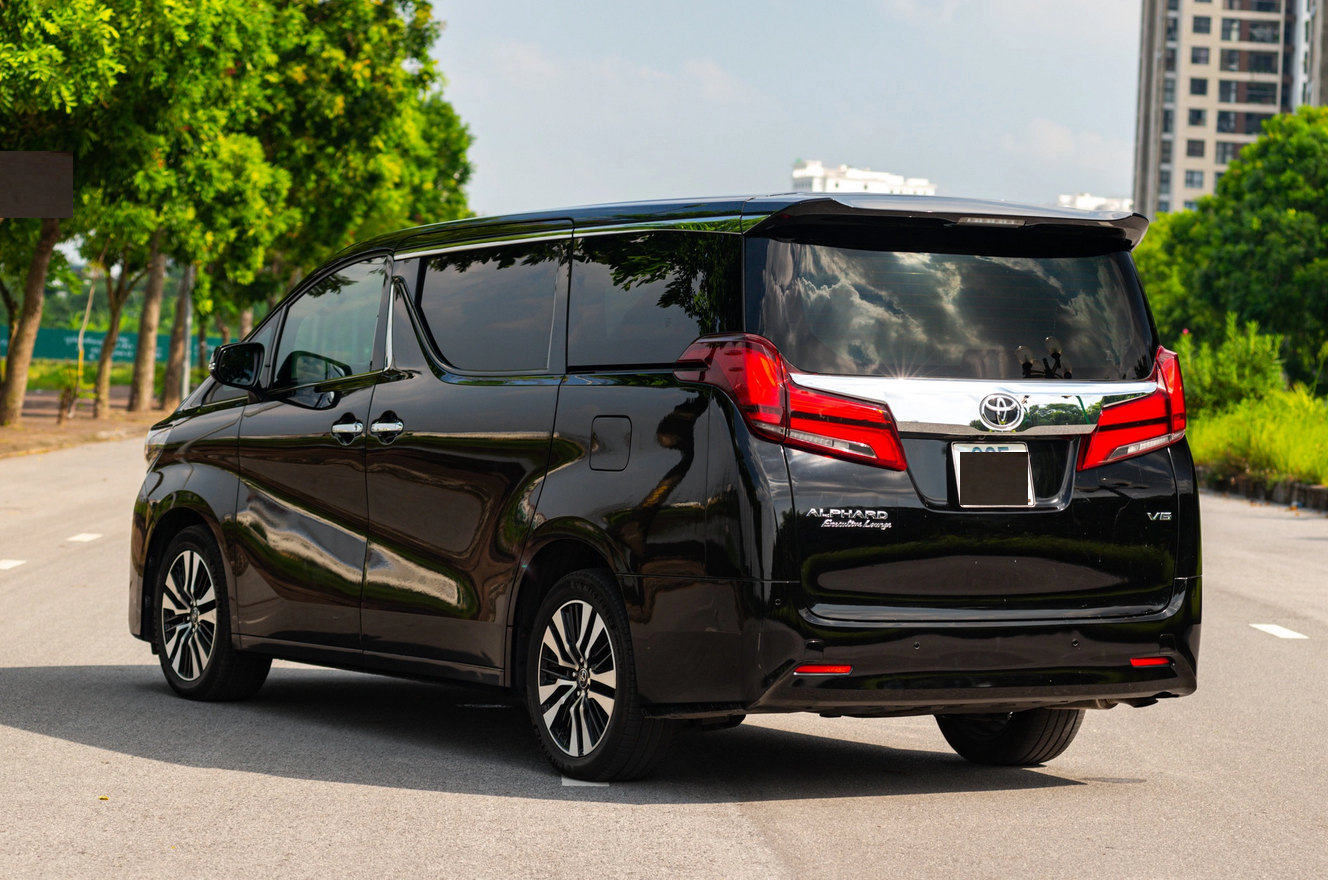 Toyota Alpha 2018 cũ.
