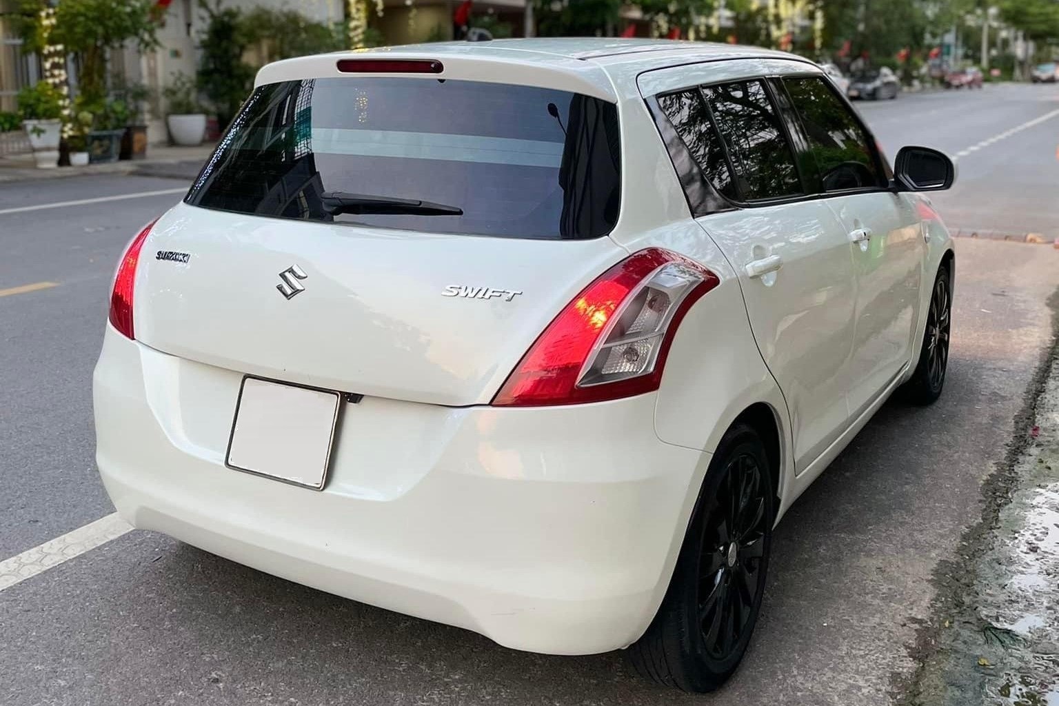 Suzuki Swift giữ giá tốt hơn Mazda 2, Toyota Yaris, Honda Jazz 1