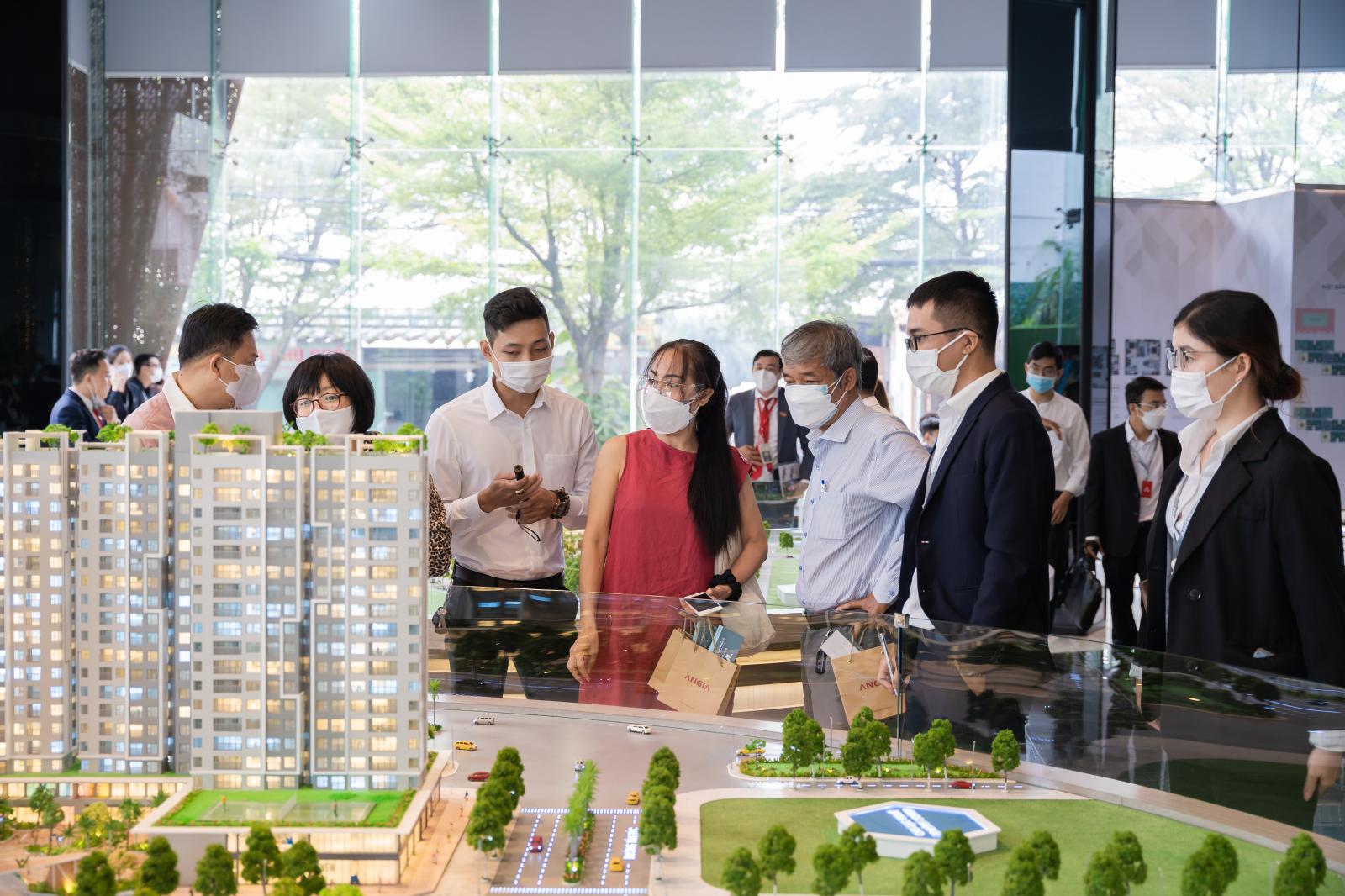 H&igrave;nh ảnh giao dịch tại một dự &aacute;n ở TP.HCM