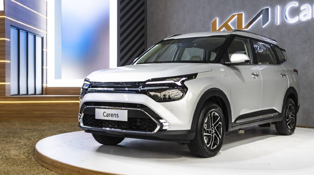 KIA Carens.