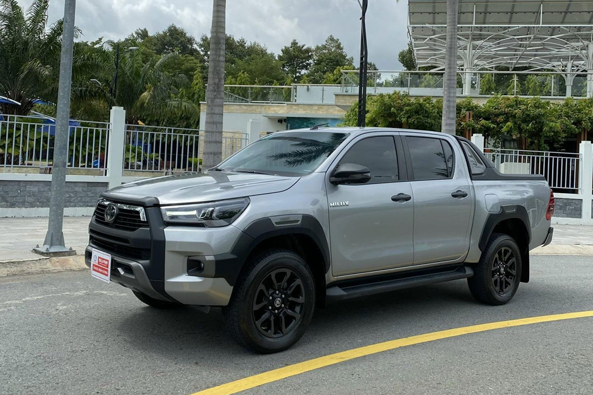 So sánh Ford Ranger và Toyota Hilux cũ: Về động cơ, trang bị an toàn So sánh Ford Ranger và Toyota Hilux cũ: Về động cơ, trang bị an toàn.